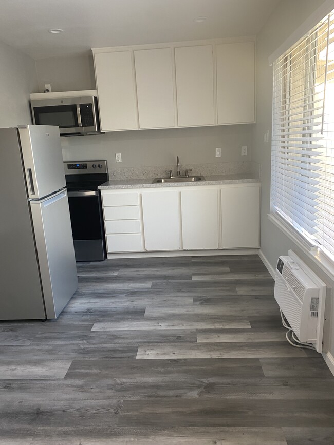 Photo - Continental Terrace