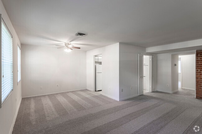 1 BR, 1 BA - 740 SF