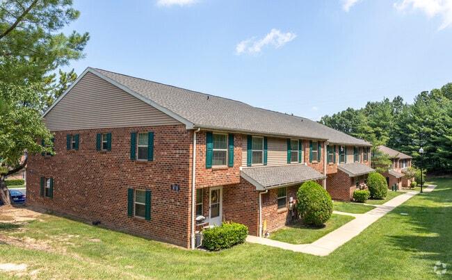 Building Photo - Spring Hill Apartments & Townhomes