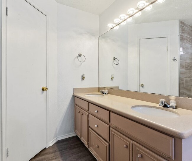 Photo - 1727 Ramada Dr