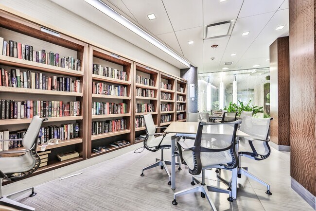 Photo - 400 E Randolph St