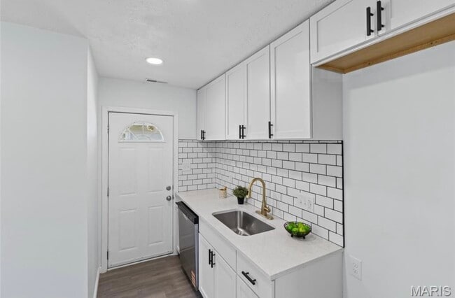 Photo - 2754 Hermitage Ave