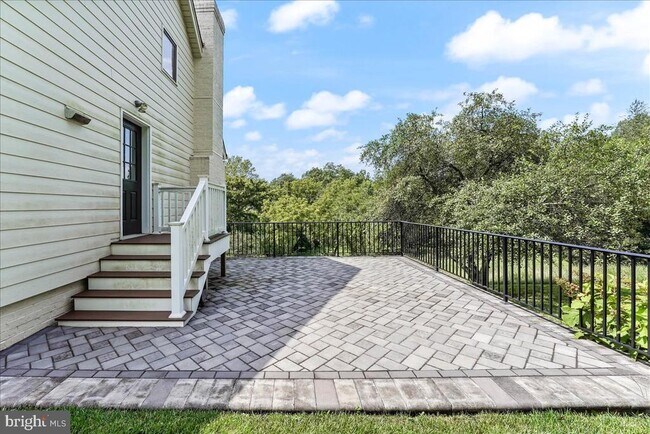 Photo - 619 E Hillendale Rd