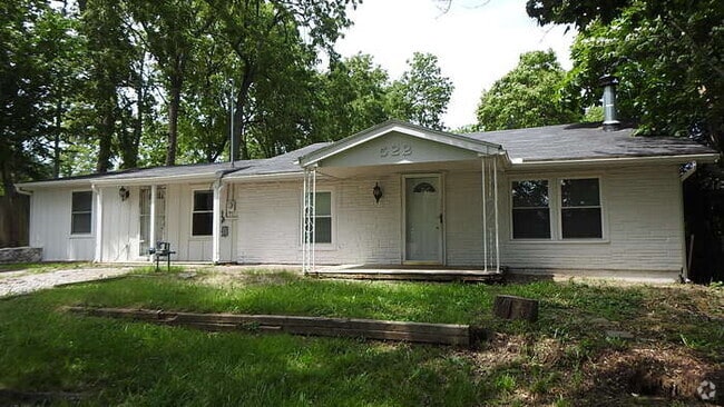 Building Photo - Newly rehabbed fully rehabbed 4 bed 2 bath... Rental