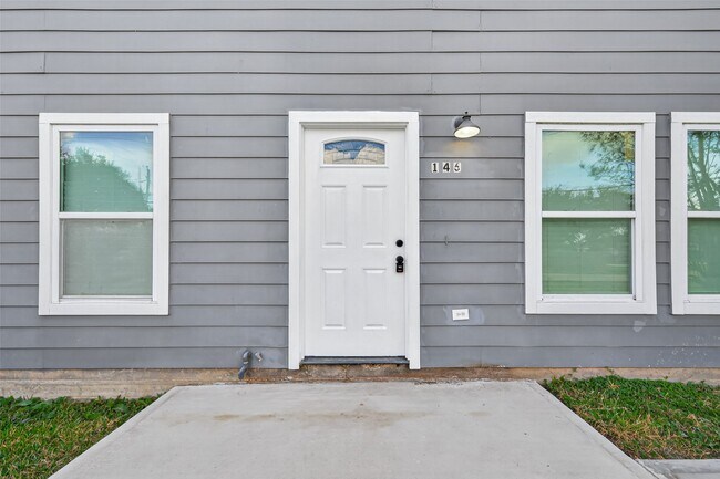 Photo - 146 Disney St