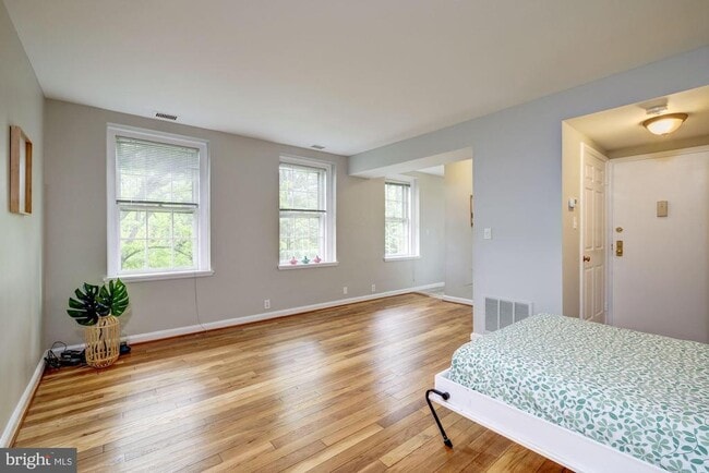 Photo - 3420 38th St NW Unidad D418