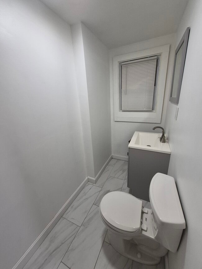 Bathroom - 191 Main St Unit C