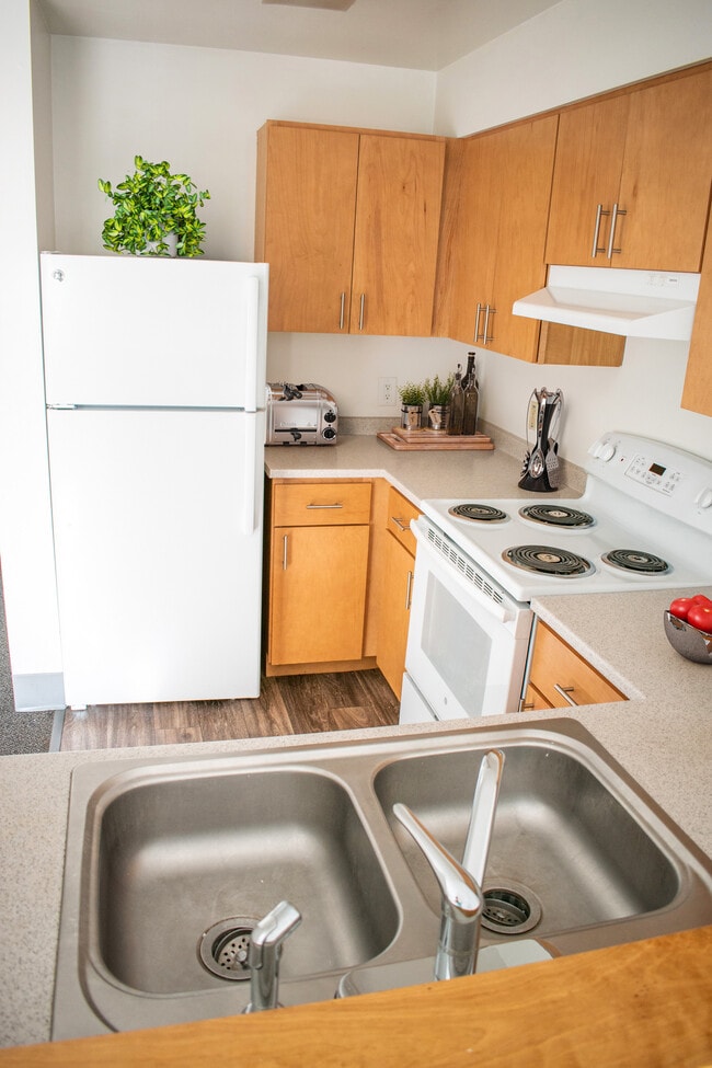 Photo - Redstone Commons; Student Housing