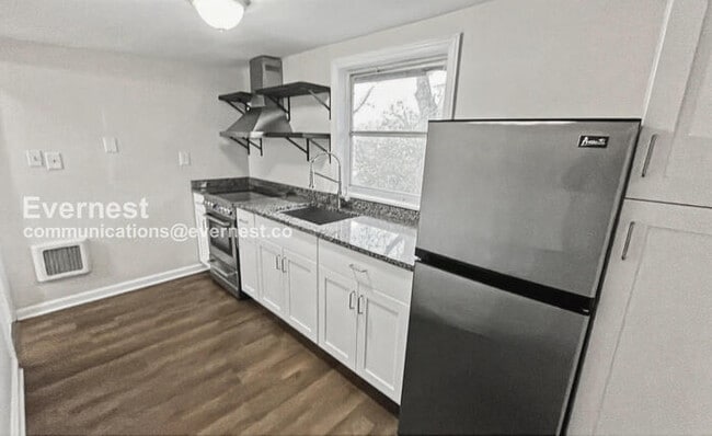 Photo - 1700 Ashmore Ave Unit b