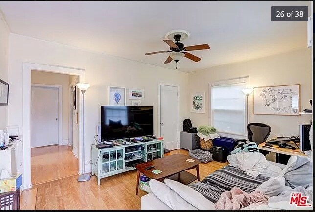 Photo - 923 Manzanita St