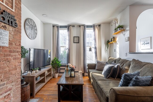 Photo - 148.5 Union St