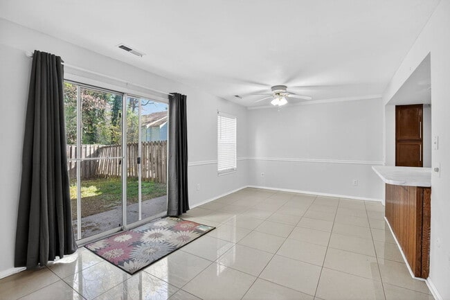 Photo - 1537 Bryan Ct