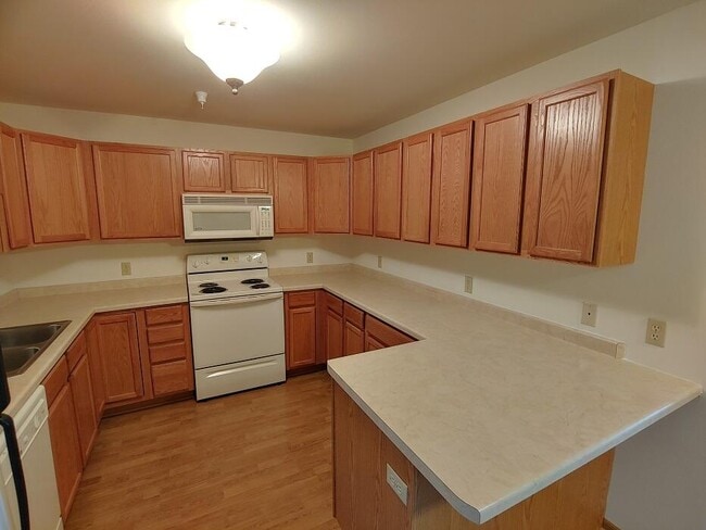 Photo - 4700 Dale St