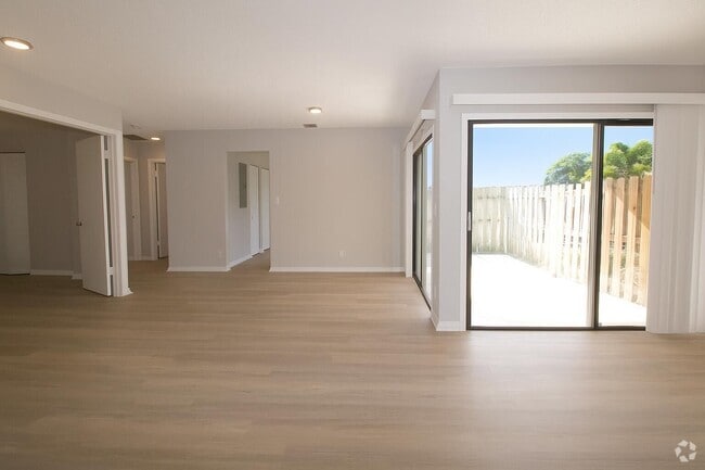 Building Photo - 9204 Roan Ln Rental