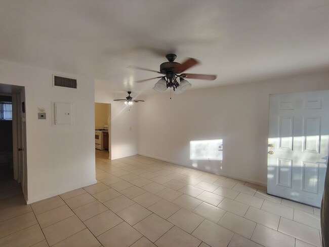Photo - 3302-3308 E Glenn St Unit 3302