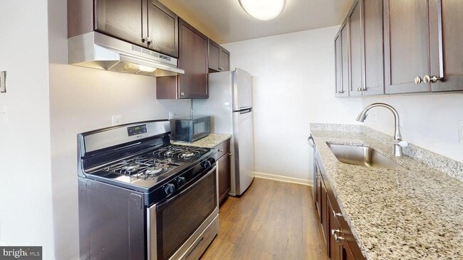 Building Photo - 4600 Duke St Unit 1518 Rental
