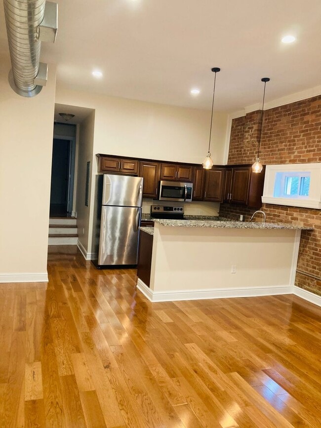 Building Photo - 1207 Reddour St Unit RD - 1