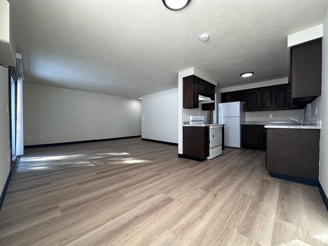 Photo - Noble Estates ||| Unit 3