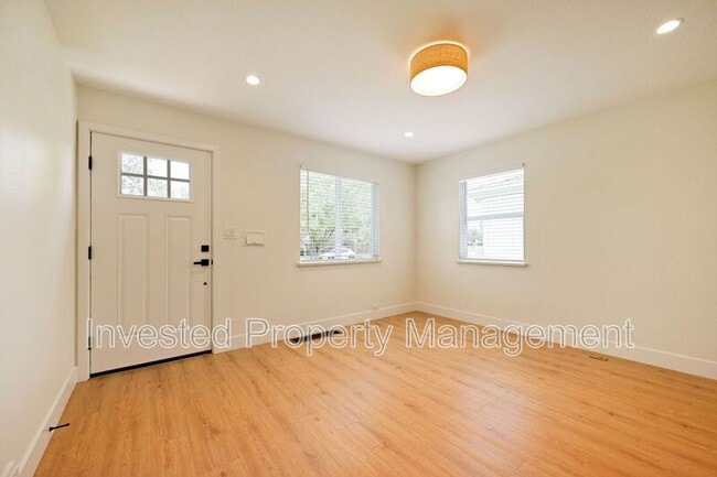 Photo - 3641 Josephine St