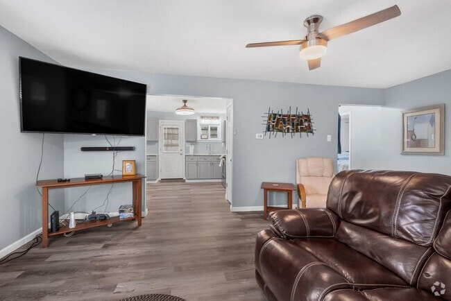 Building Photo - 1279 Perry Hwy Rental