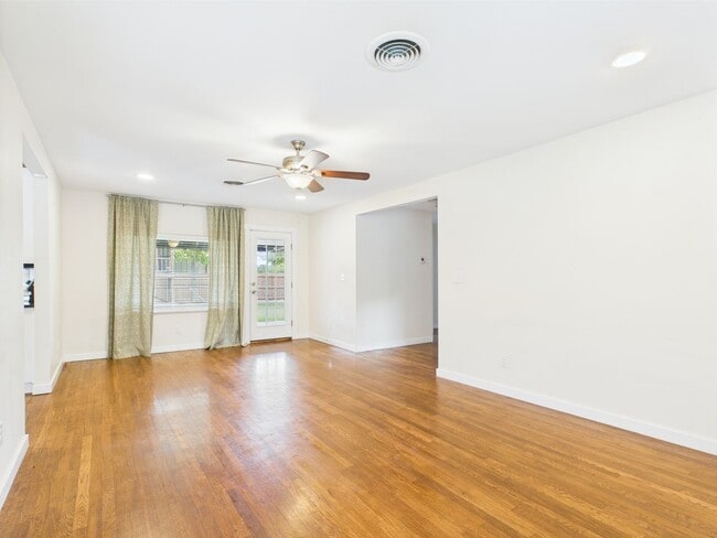 Photo - Charming 3-Bedroom Retreat with 2 Full Baths in the Heart of Fredericksburg!