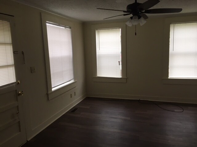 Photo - Renovated 3 Bedroom 1 Bath Home for Rent!