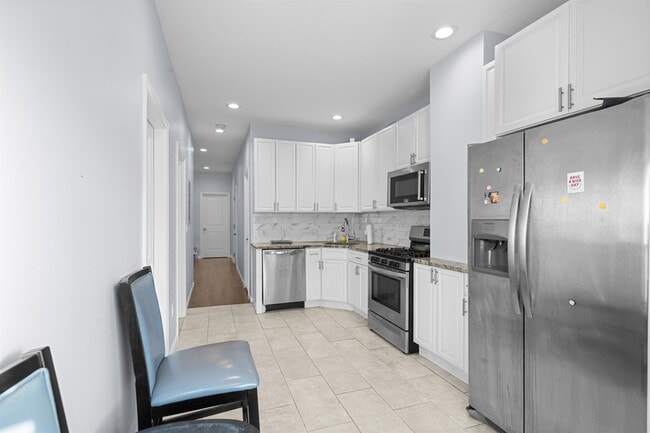 Photo - 83 Hobart Ave