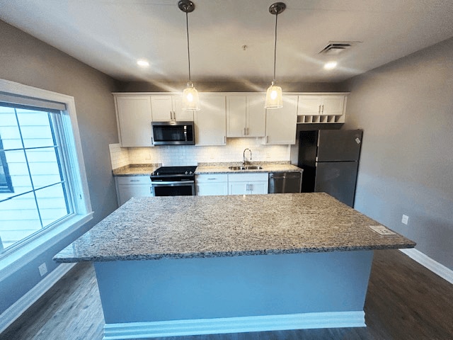 Photo - 945 Kenmore Avenue