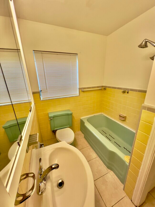 Photo - 644 SE 5th St