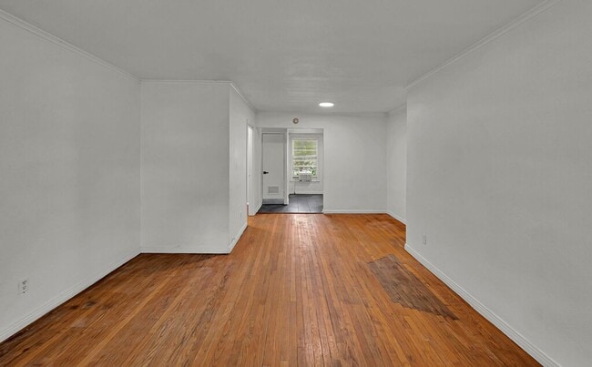 Photo - 3701 Parkwood St Unit 3703