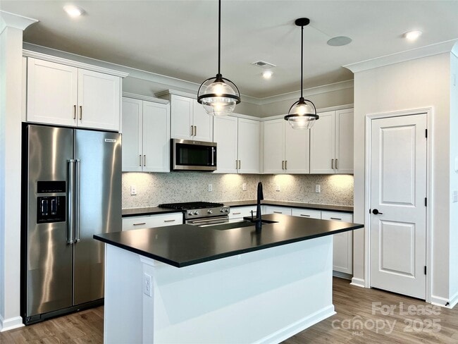 Photo - 15906 Parkside crossing Dr