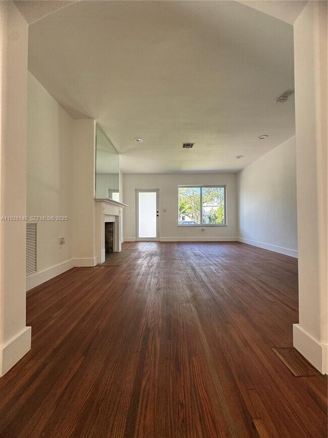 Photo - 3021 SW 2nd Ave