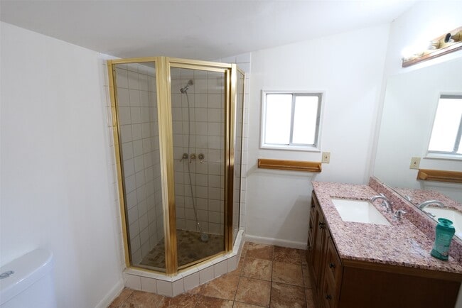 Photo - 5231 Beechnut St