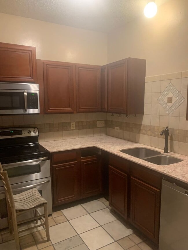 Photo - Somerset West Campus - 3BD/2BA - Reserved Parking - W/D - Shuttle Stop - $2200 Unit Somerset