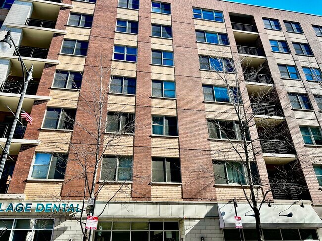 Building Photo - 873 N Larrabee St Unit 207
