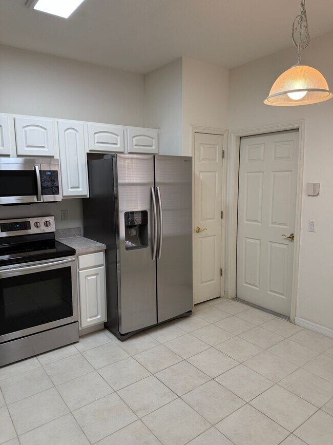 Photo - 18931 Duquesne Dr