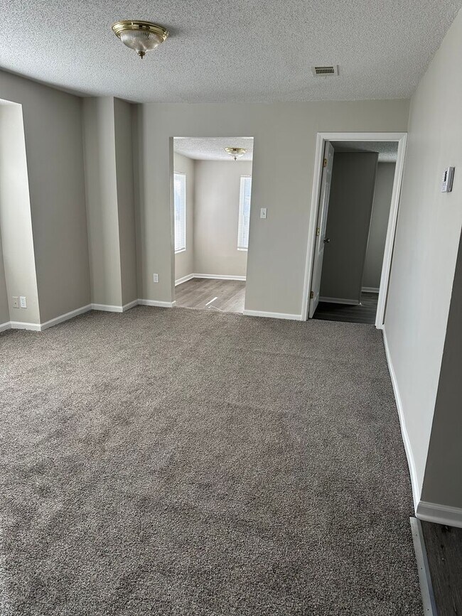 Photo - Cozy 2 bedroom for rent!