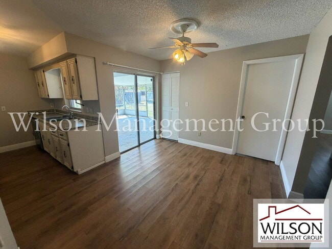 Photo - 1016 Malaga St