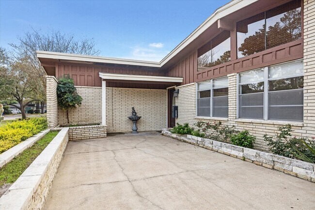 Photo - 3310 Longfield Cir