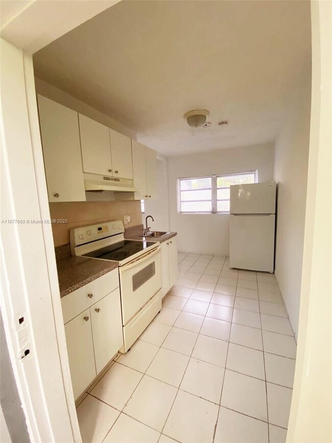 Photo - 2612 Johnson St Unidad 13