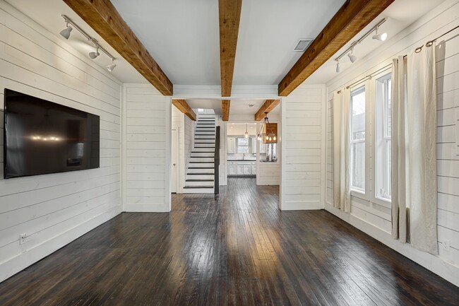 Photo - 818 Wilkes St