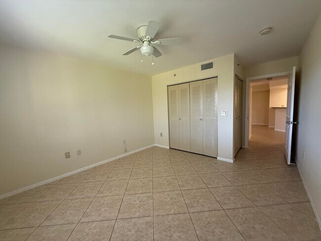 Photo - 3613 NW Mediterranean Ln Unidad 13-206