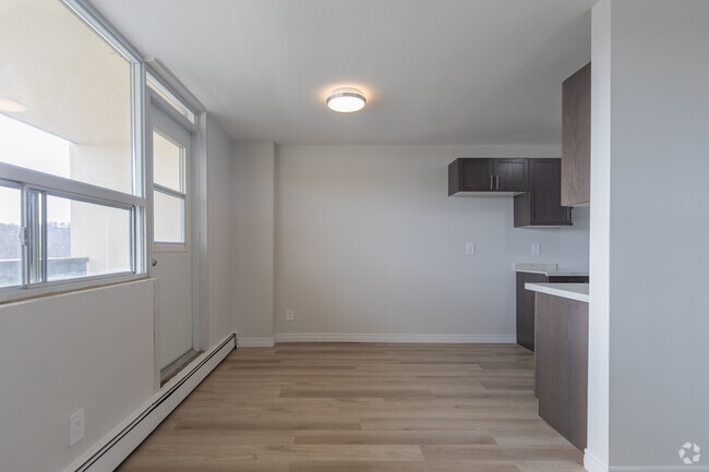 2 chambres, 1 salle de bain - Salle à manger - Kings Forest Manor