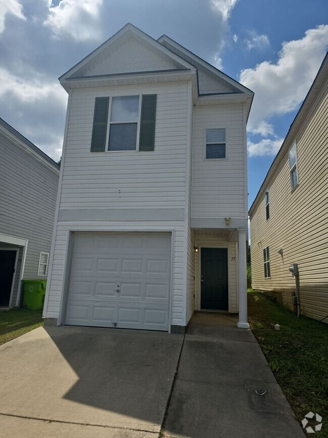 Building Photo - Summit Parkway, 3 bed 2.5 bath house.