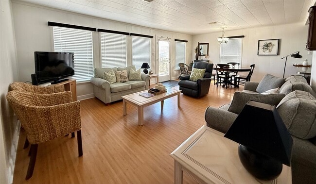 Building Photo - 12925 John Reynolds Rd