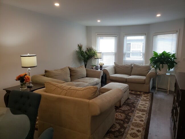 Photo - 375 Hope St Unidad #1