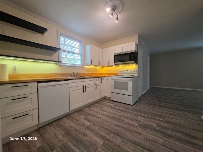 Photo - 1118 E 39th St