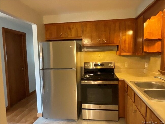 Photo - 2 Eastview Dr