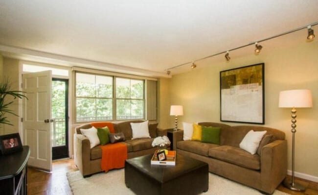 Photo - 2030 N Adams St Unidad 503