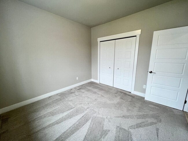 Photo - 3 Bed 2 Bath Beautiful Westend Home!